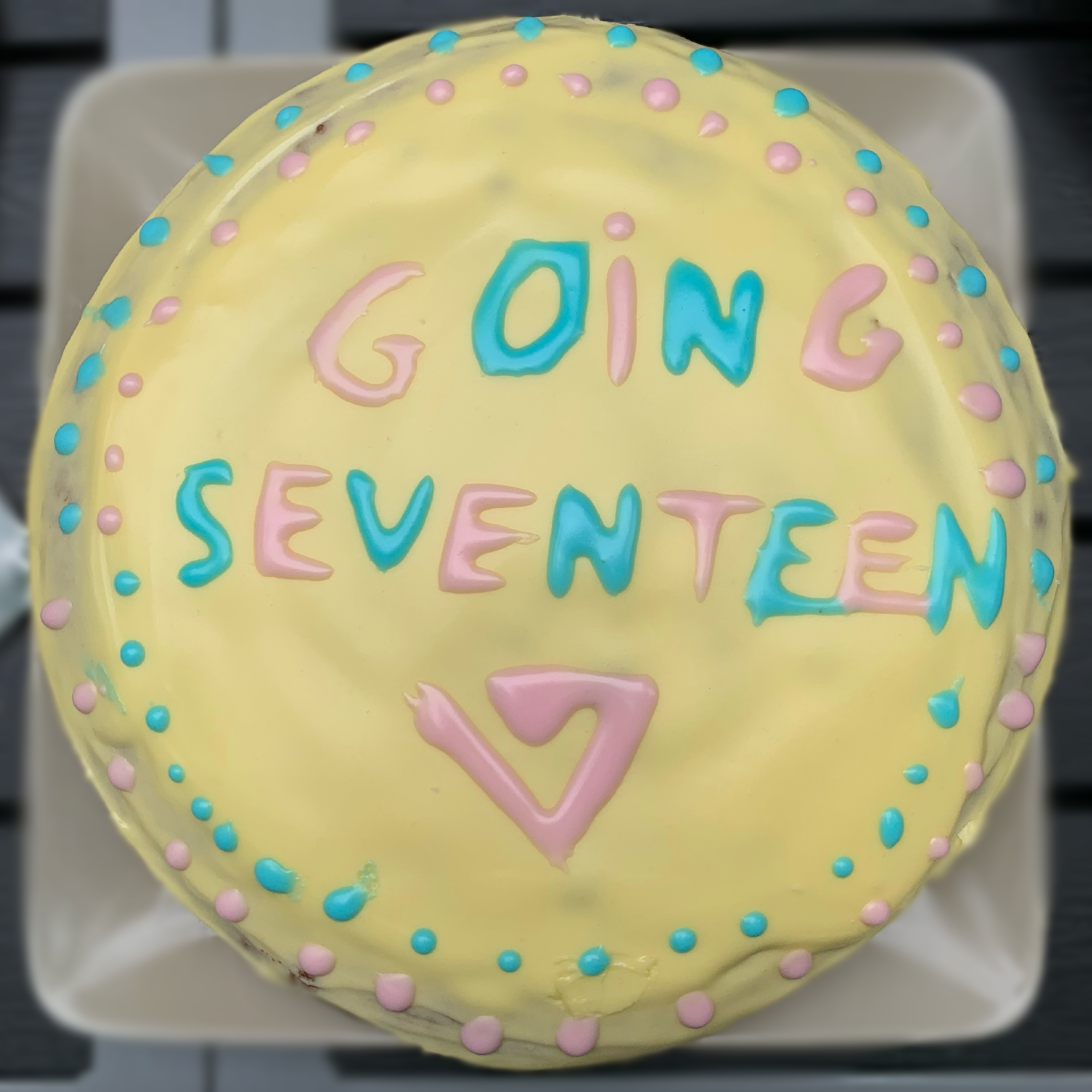 Ici un glaçage sur un gâteau